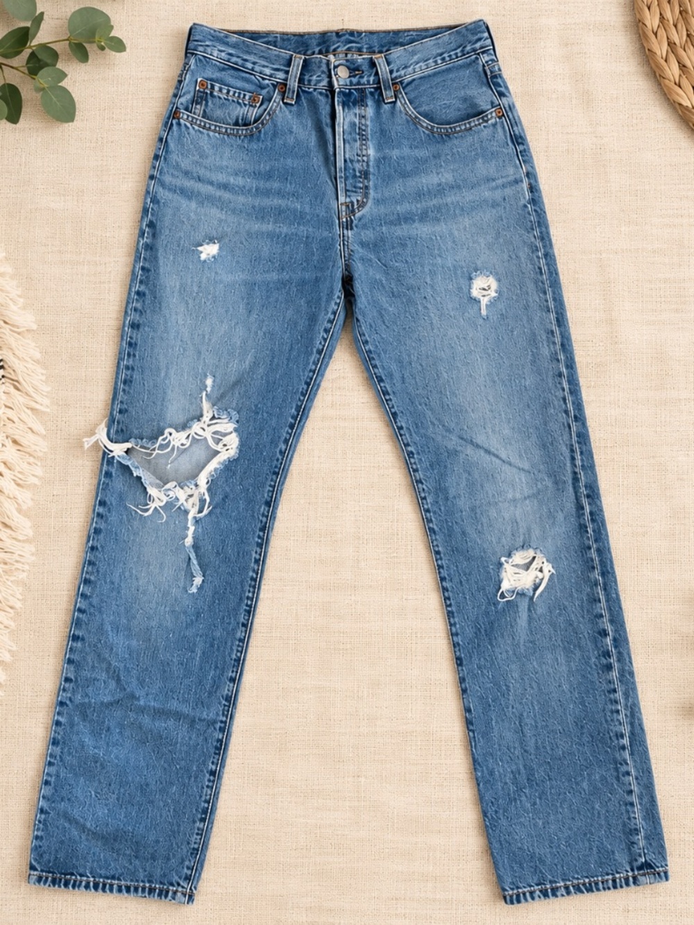 Levi’s 501 Original Distressed Straight Leg Jeans W28 L30 Medium Wash